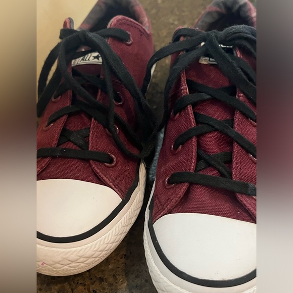 CONVERSE JUNIORS SIZE 2–CLEAN & COOL-BURGUNDY—KIDS UNISEX SZ 2 - Picture 5 of 16